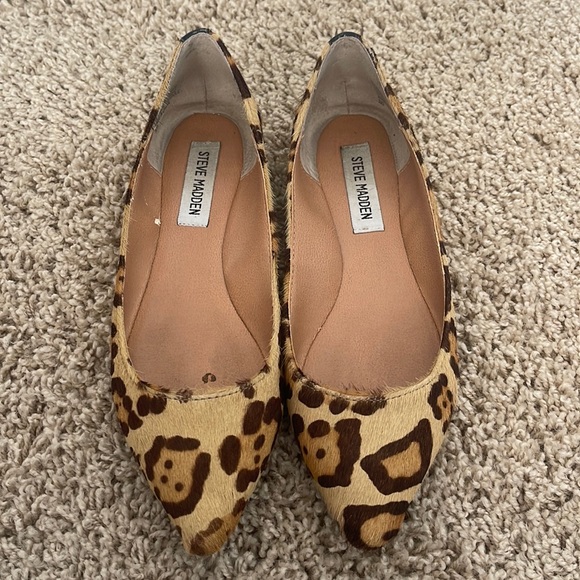 Steve Madden - Leopard print flats. Size 7